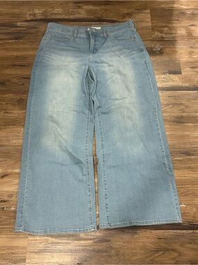 Levi’s 318 Shaping Wide Leg Jeans Size 16W